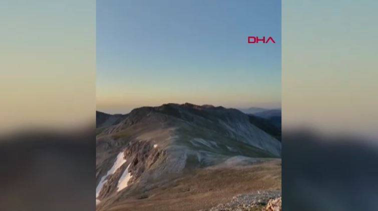 Uludağ’ın zirvesinde görüntülendi: Gün doğumu ve ayın batışı aynı karede - Resim: 3